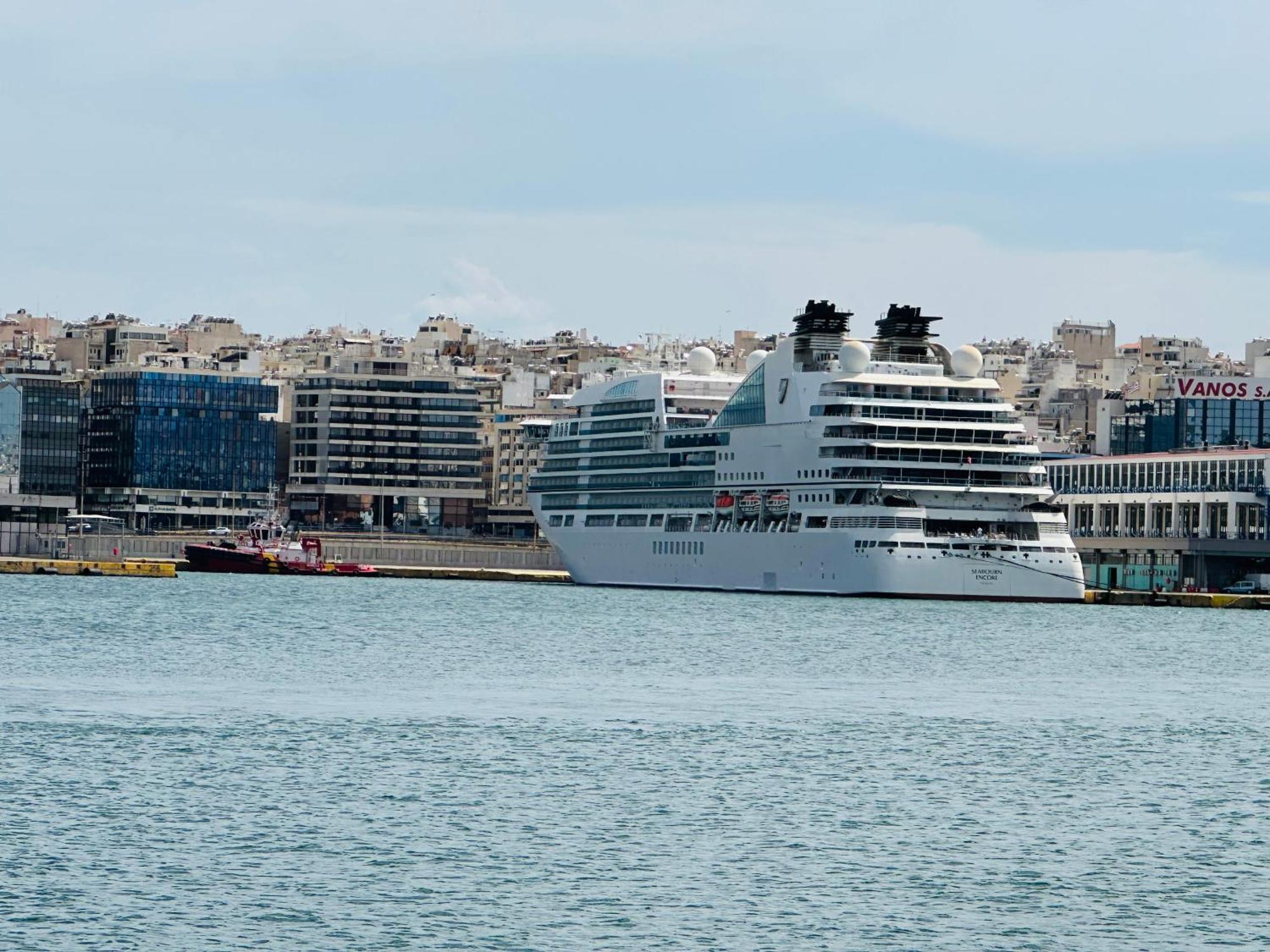 Royal Red Suite No 1, Piraeus Port Eksteriør billede